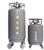 低温液化窒素容器　自加圧容器　セルファーイメージ